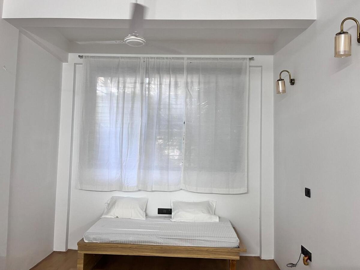 2 Bhk Spacious Kothrud Apartment *