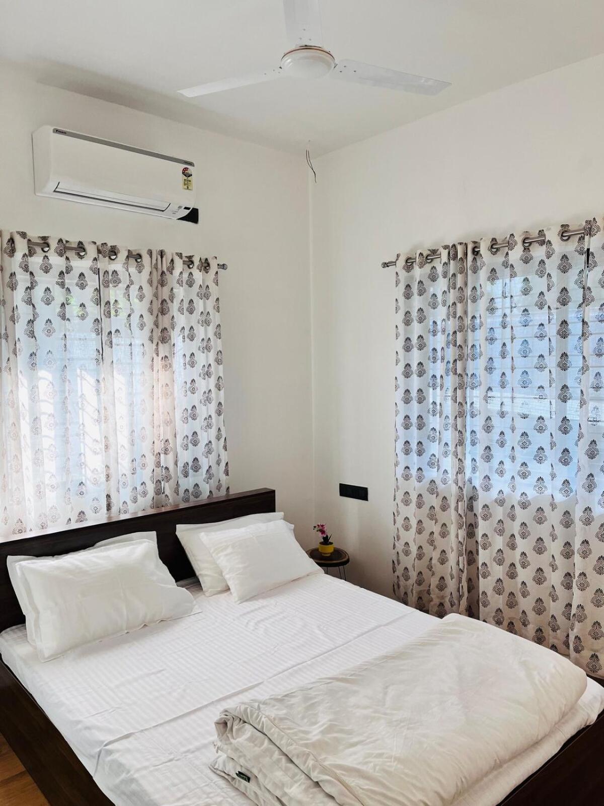 2 Bhk Spacious Kothrud Apartment Pune